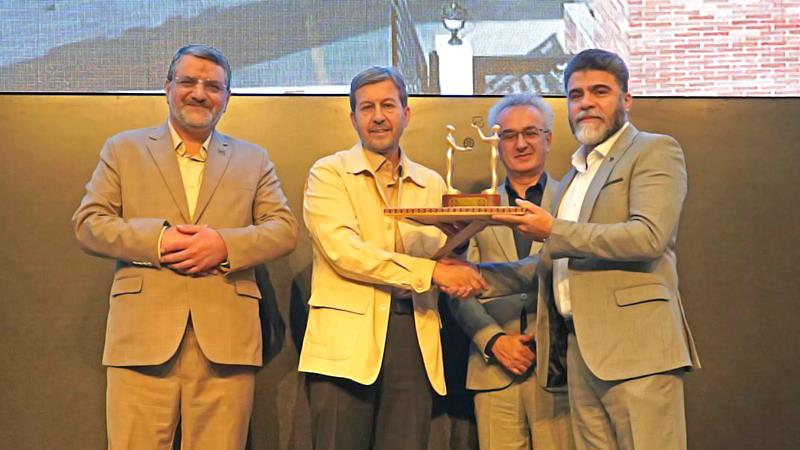 پگاه گلپایگان موفق به کسب عنوان «واحد تولیدی نمونه استان اصفهان» شد