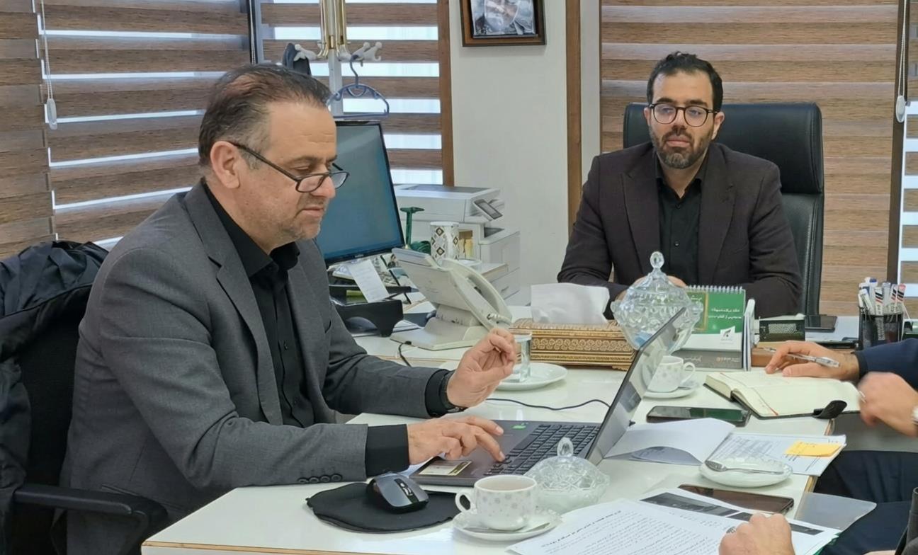 بازدید بازرس ویژه مدیرعامل صندوق از اداره کل استان تهران