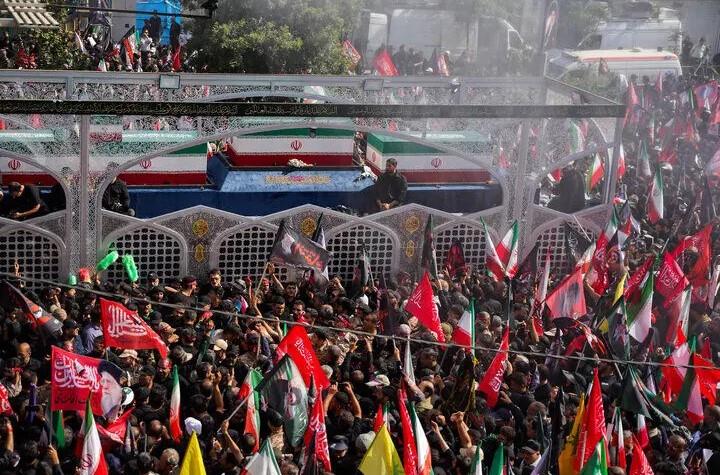 روایت حضور خانواده بزرگ صندوق بازنشستگی کشوری در آیین وداع؛ از برپایی موکب تا خدمت در کنار مردم/ از حضور مدیرعامل، معاون