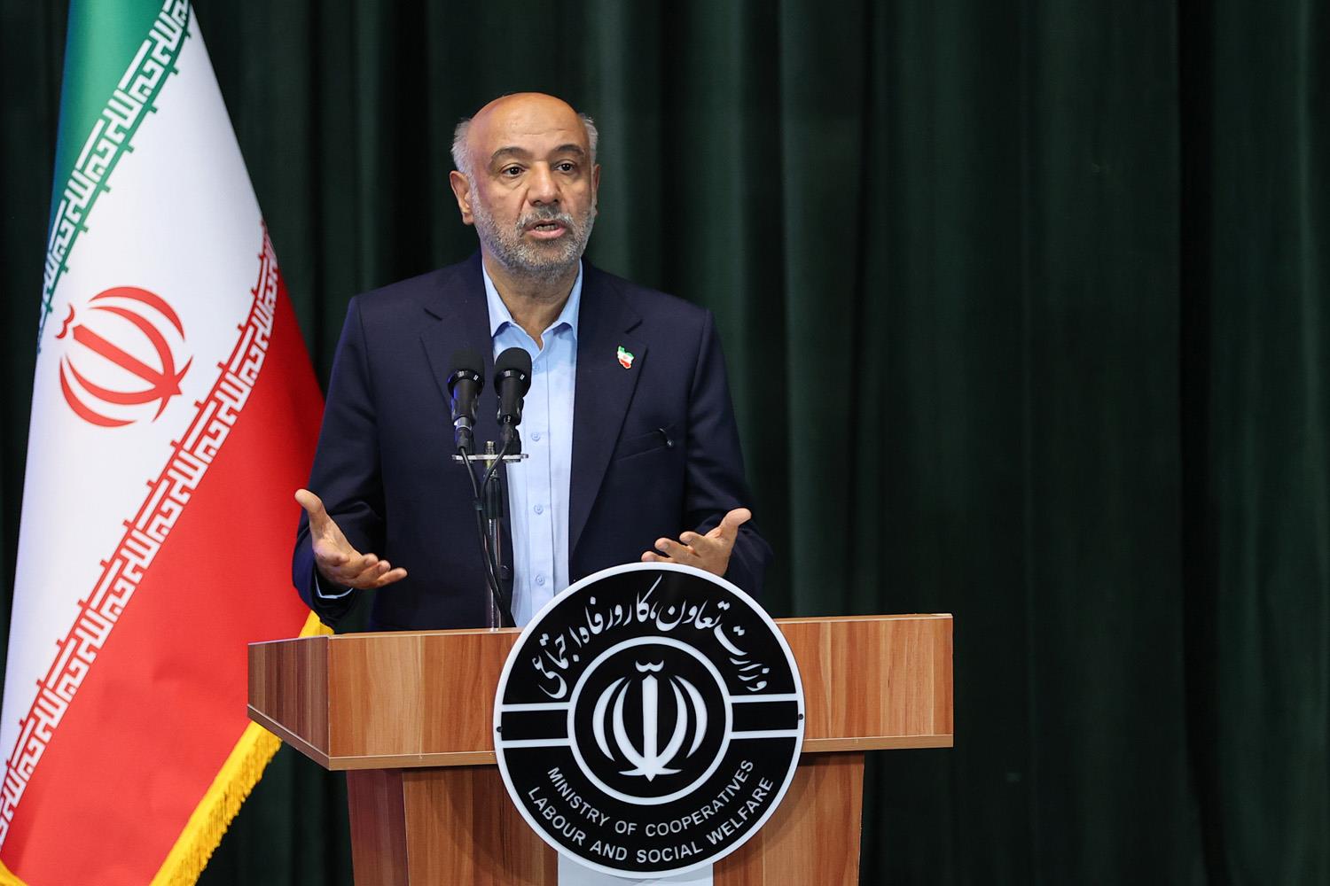 دولت چهاردهم به جای راه حل‌های کوتاه‌مدت، در حال تغییر قواعد سیاست‌گذاری است/تغییر ریل منابع بازنشستگان از بنگاه‌داری به