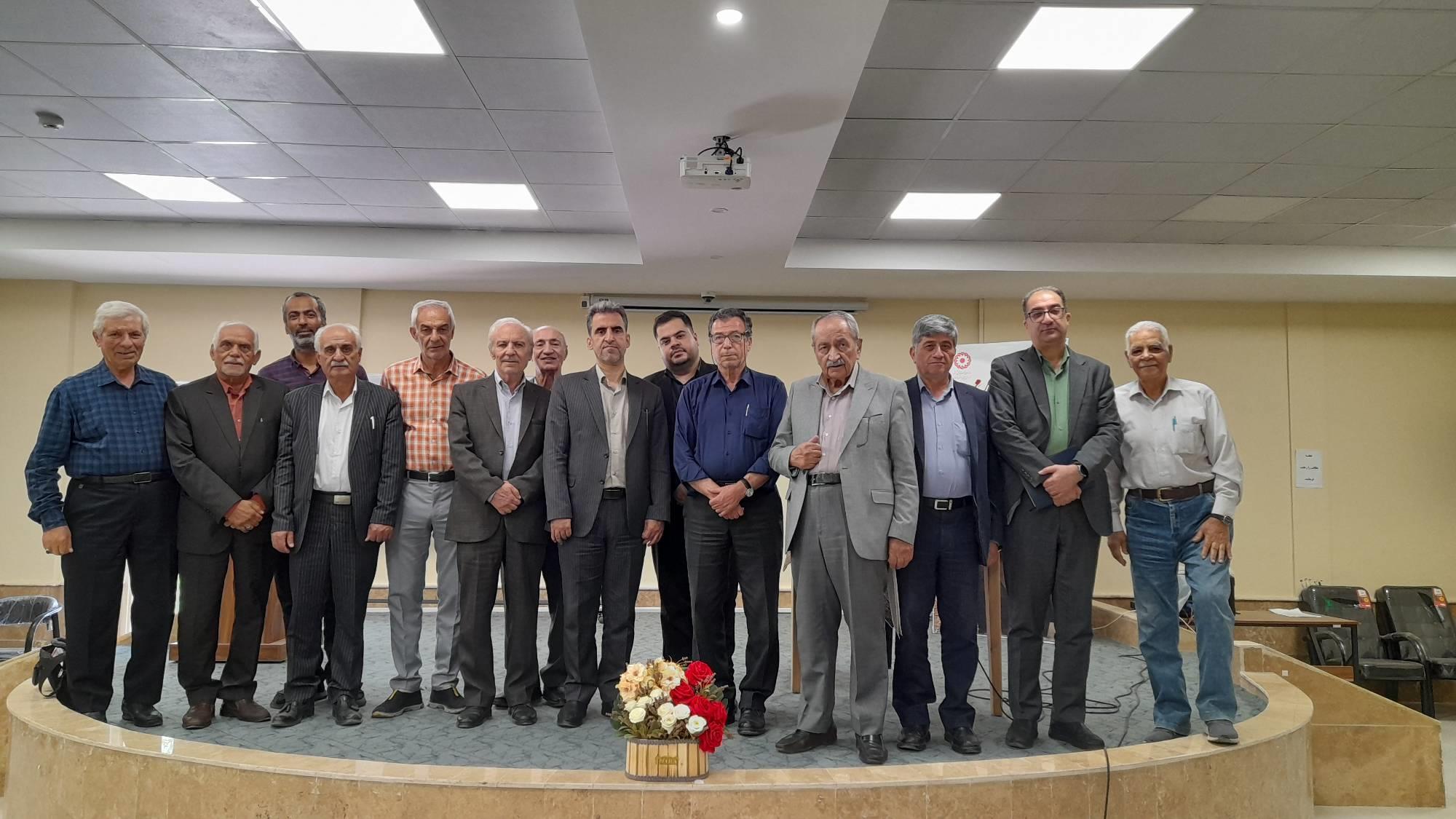 طرح مطالبات و دغدغه‌های بازنشستگان اصفهان در دیدار با معاون توسعه مدیریت و منابع صندوق
