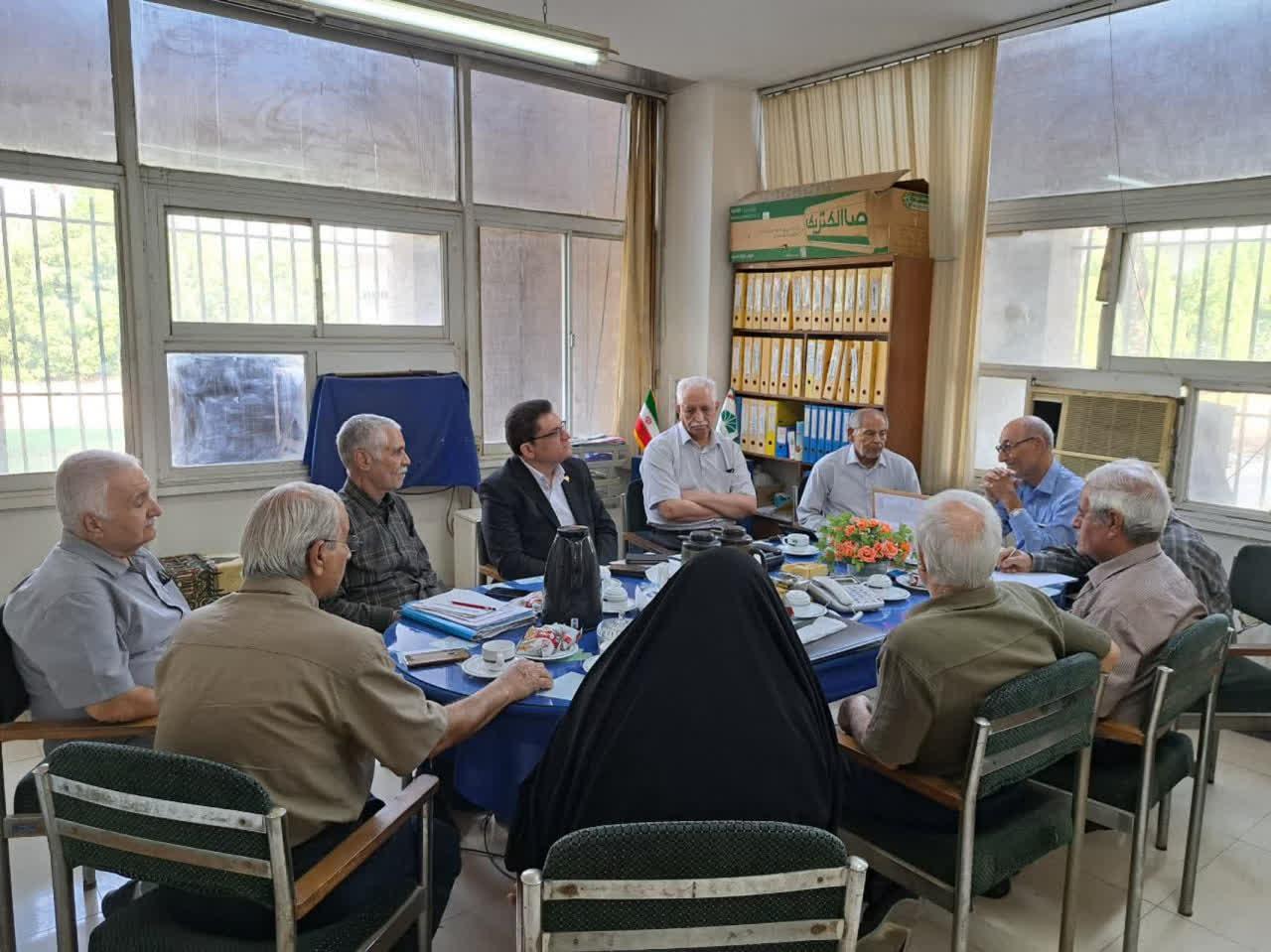دیدار مدیر صندوق بازنشستگی استان خوزستان با اعضای هیأت مدیره کانون بازنشستگان دانشگاه شهید چمران اهواز