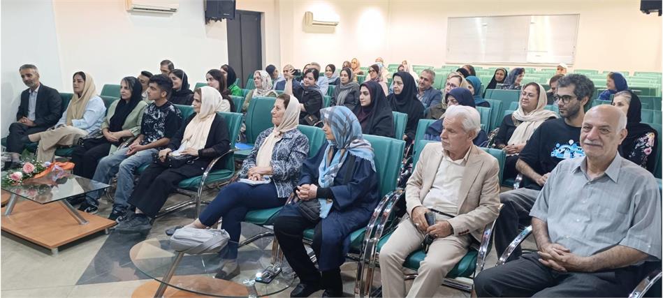 کارگاه آموزشی «فن بیان و سخنوری» ویژه بازنشستگان کشوری در خانه امید رشت برگزار شد