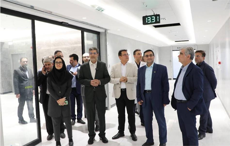 بازدید مدیران عامل صندوق بازنشستگی کشوری و بیمه دانا از بیمارستان امام خمینی(ره)