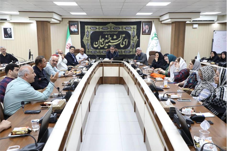 نشست معاون توسعه مدیریت و منابع صندوق بازنشستگی کشوری با جمعی از بازنشستگان آموزش و پرورش