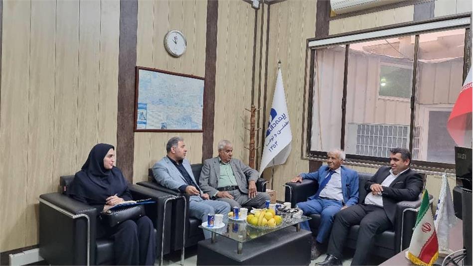 تعامل مدیران صندوق بازنشستگی و بیمه دانا هرمزگان درجهت رفع موانع و بهبود ارایه خدمات به بازنشستگان استان