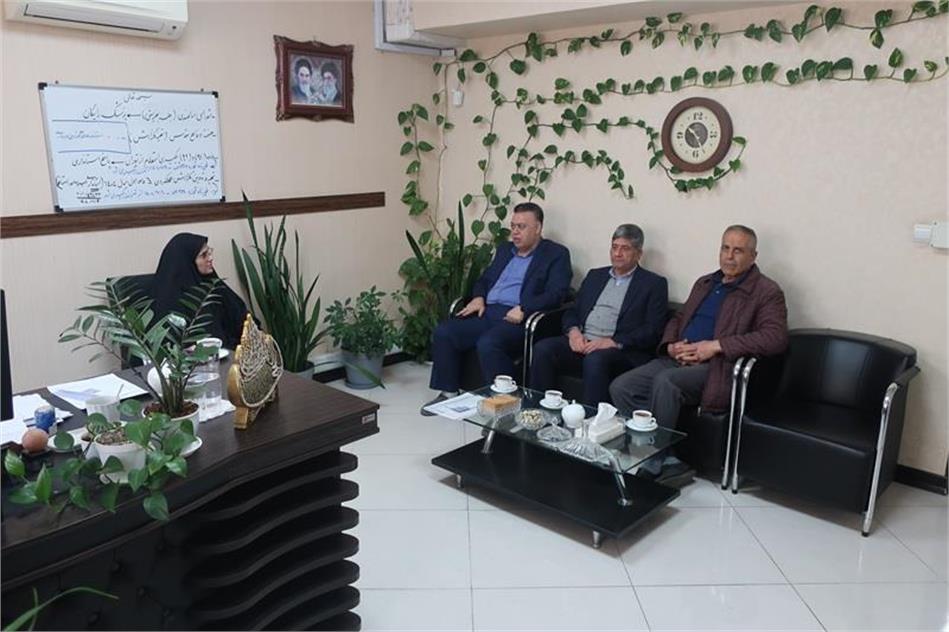 نشست هم‌اندیشی رؤسای کانون‌های بازنشستگی استان‌های البرز و اصفهان با مدیریت بازنشستگی استان البرز برگزار شد