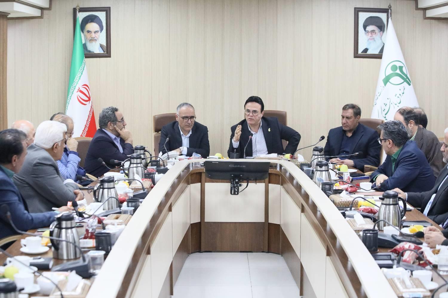 نشست معاون رفاه وزیر کار و سرپرست صندوق بازنشستگی کشوری با بازنشستگان فولاد 25