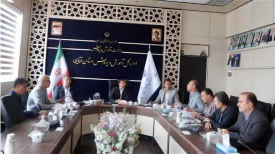 پیگیری مطالبات سنوات ارفاقی و تکمیل سامانه شاغلین بازنشستگان فرهنگی