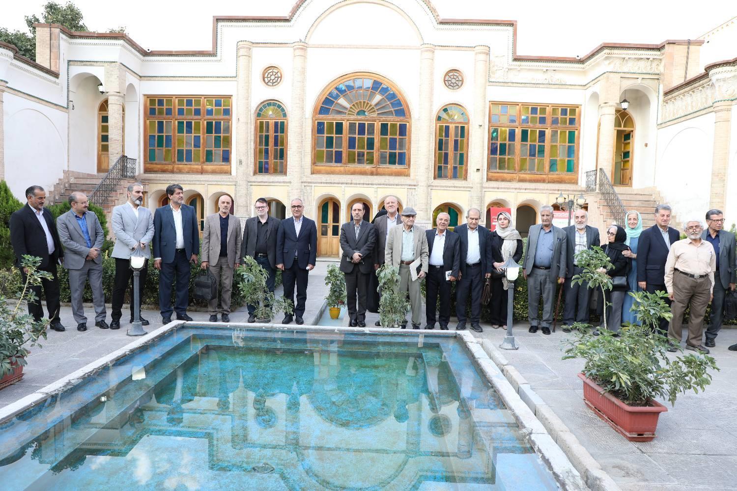 نشست کانون‌های بازنشستگی با مدیران صندوق در عمارت ناصرالدین میرزا 19