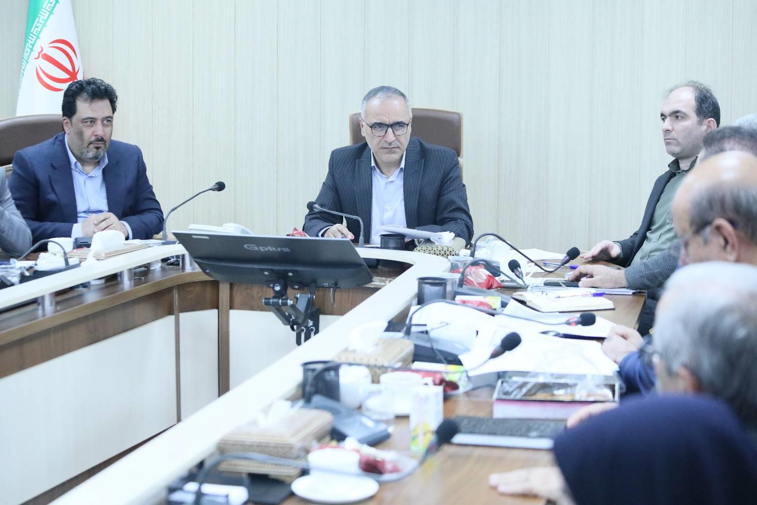 نشست دکتر ازوجی با روسا و نمایندگان کانون‌های بازنشستگی استانداری‌های کشور 14