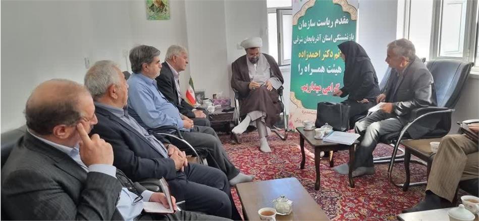 نشست مدیر صندوق استان آذربایجان شرقی با جمعی از بازنشستگان شهرستان بناب