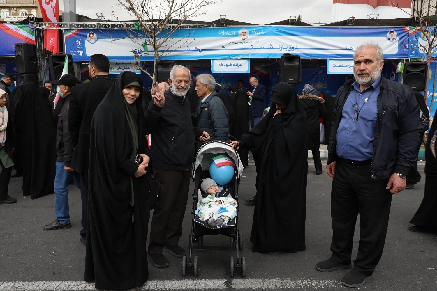 برپایی غرفه صندوق بازنشستگی کشوری در جریان راهپیمایی باشکوه 22بهمن 2