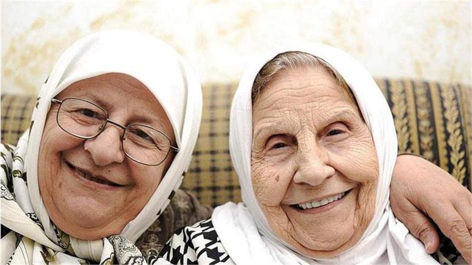 سالمندان برای بهبود سلامت خود باید بیشتر معاشرت کنند