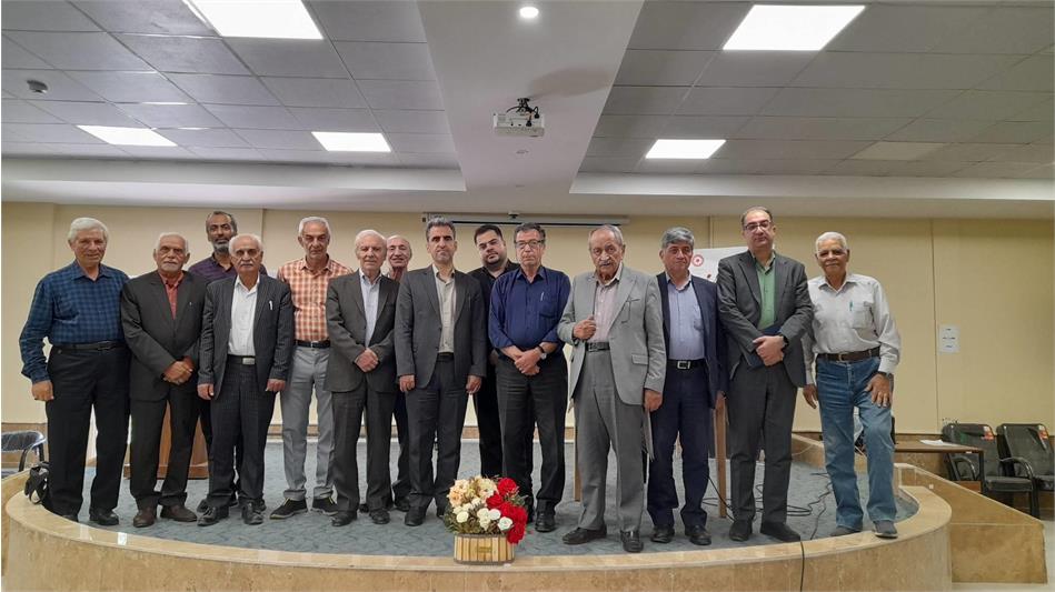 طرح مطالبات و دغدغه‌های بازنشستگان اصفهان در دیدار با معاون توسعه مدیریت و منابع صندوق