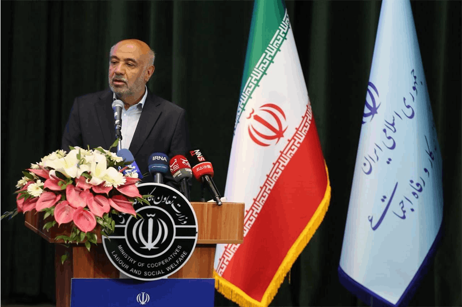 با دستور رییس جمهور تبدیل وضعیت نیروهای شرکتی به مستقیم در حال پیگیری است/ به منشور کار، تولید و فرامین رهبر شهید عمل می‌کنیم
