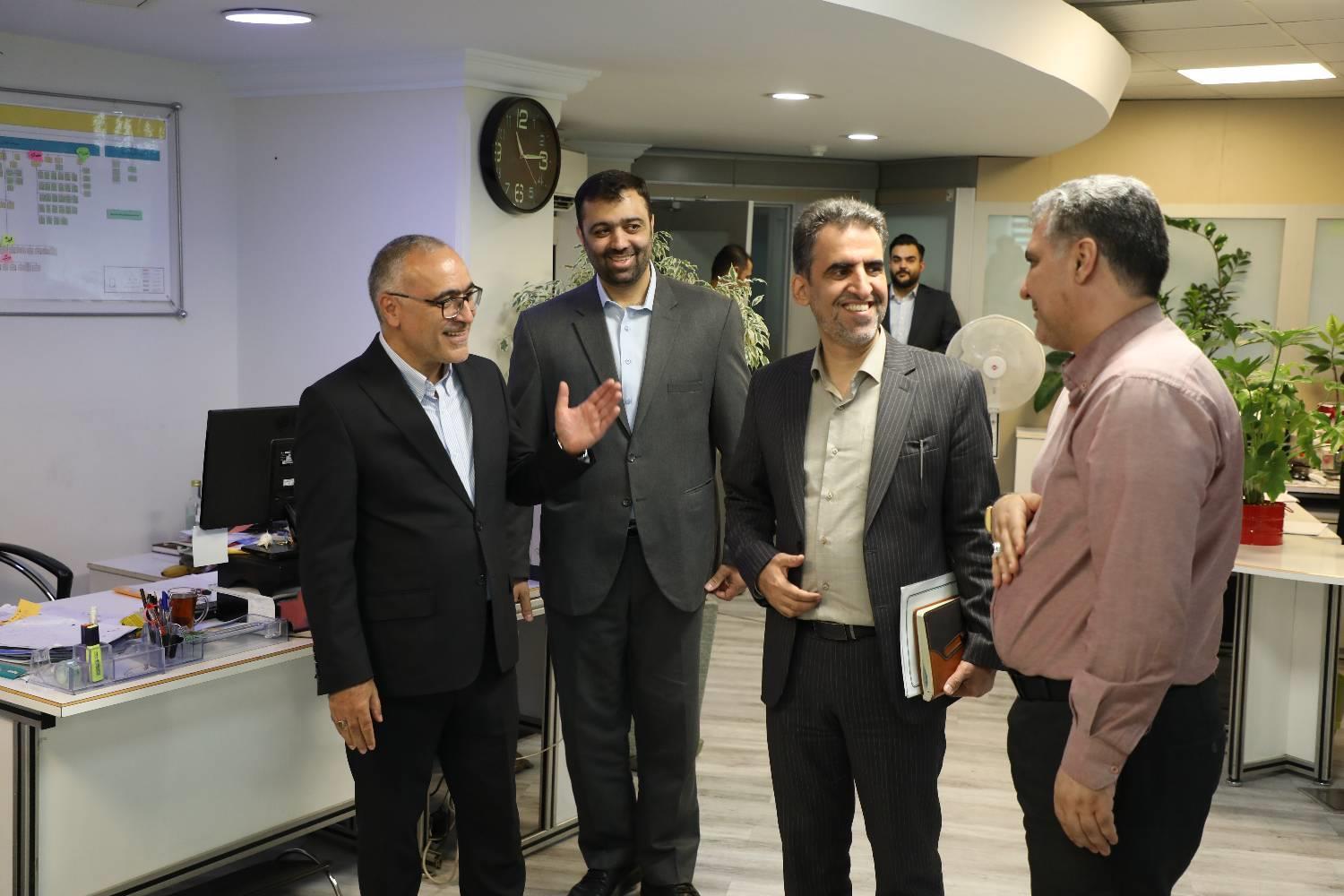 دیدار دکتر ازوجی با کارکنان و مدیران صندوق بازنشستگی کشوری 18