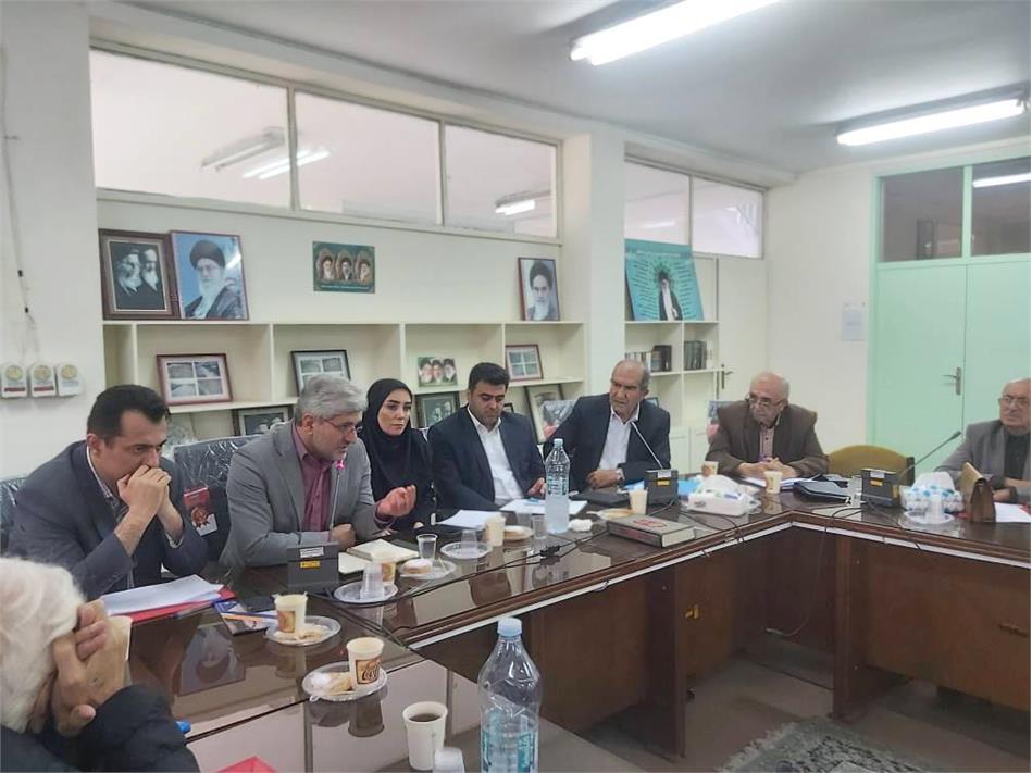 نشست رؤسای کانون‌های بازنشستگان آموزش و پرورش مازندران با محوریت بررسی مسائل رفاهی و بیمه‌ای