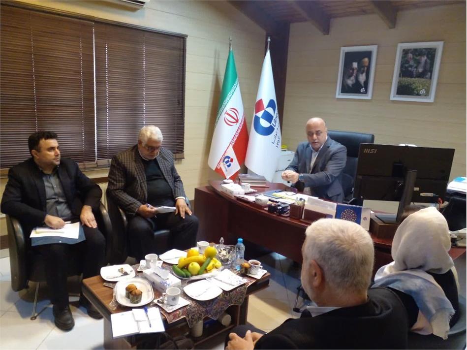 نشست مدیر صندوق و مدیران کانون های بازنشستگی با مدیریت بیمه دانا استان گلستان