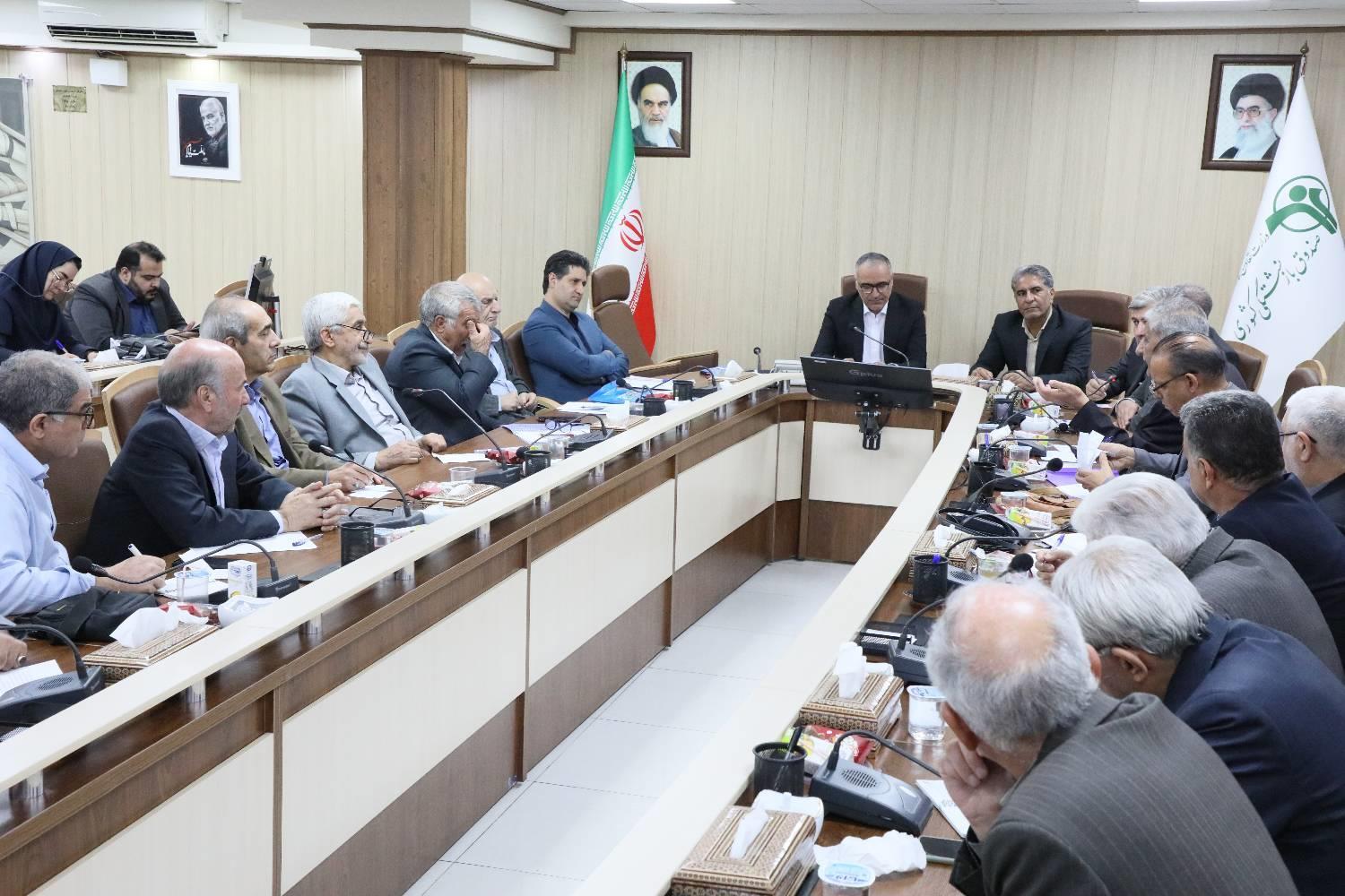 نشست هم‌اندیشی بازنشستگان آموزش و پرورش با سرپرست صندوق بازنشستگی کشوری 13