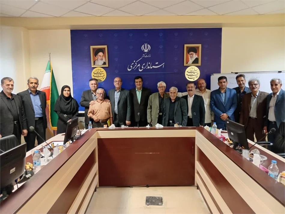 نشست منطقه ای روسای کانون های بازنشستگان وزارت کشور (منطقه غرب)