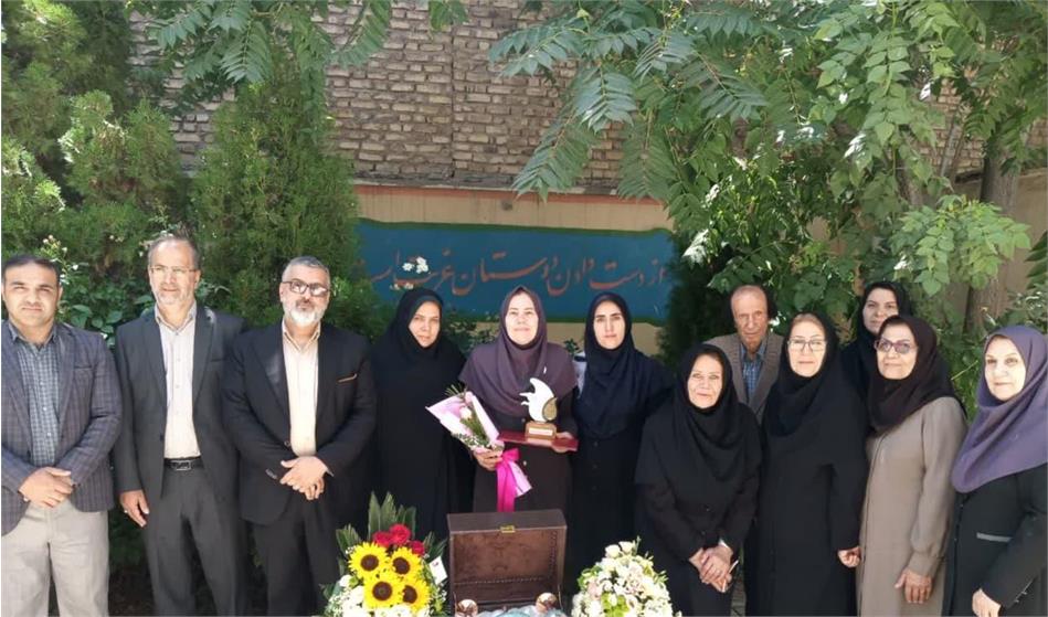 بازنشستگان نمونه سال ۱۴۰۳ استان مرکزی تقدیر شدند
