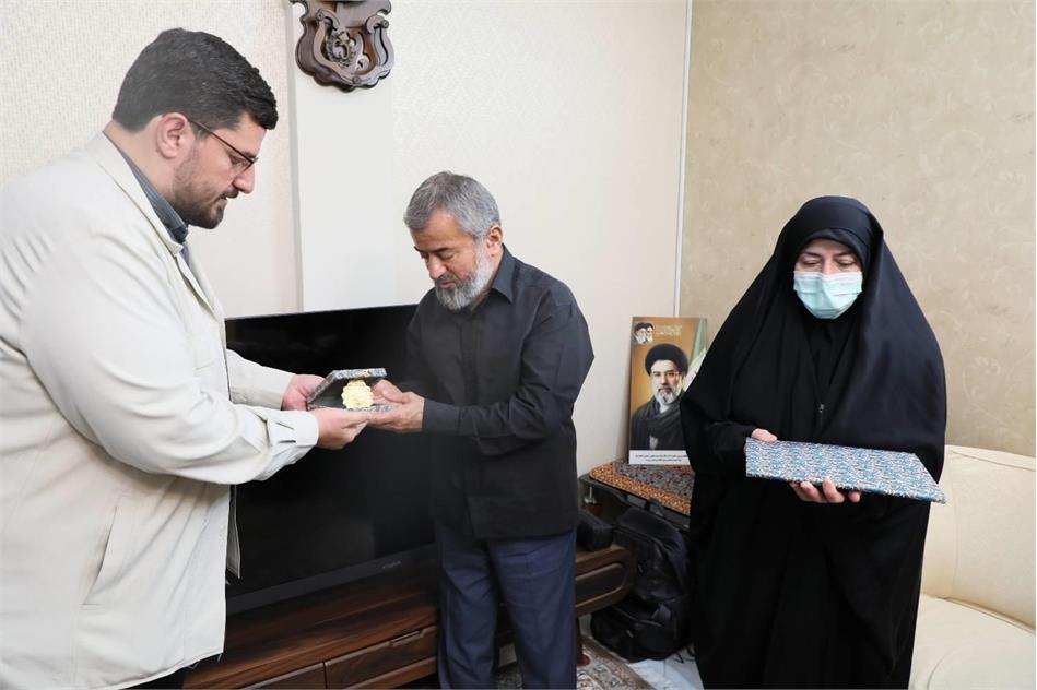 ادای احترام مدیران صندوق بازنشستگی کشوری به مقام «شهیده مشایخی»